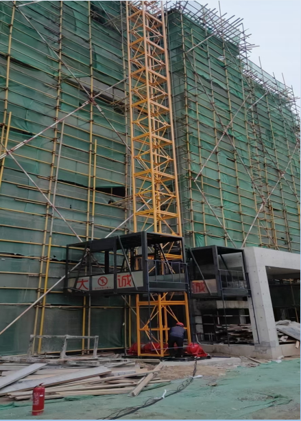 物料提升機機施工現場